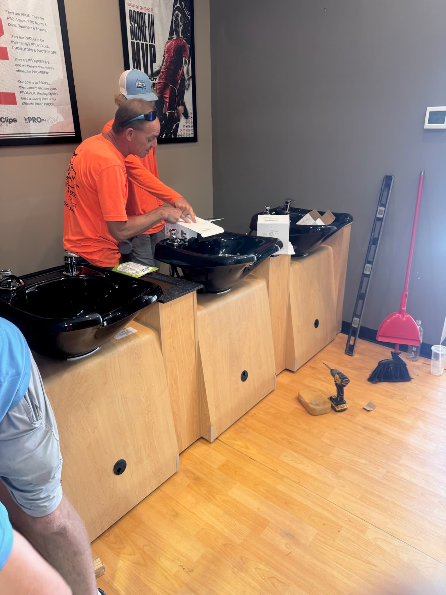Commercial sink installation